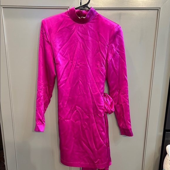 x REVOLVE Yasmine Knot Dress in Dark Hot Pink
AMANDA UPRICHARD - Picture 2 of 6